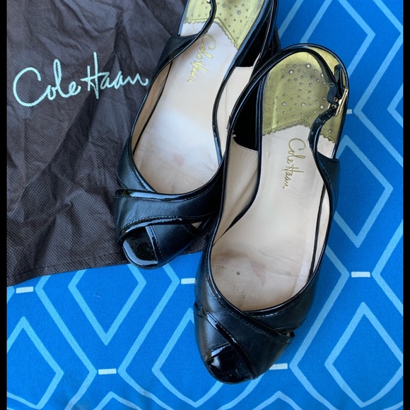 Cole Haan black leather & Patent peep 7.5 wedge - Picture 2 of 7
